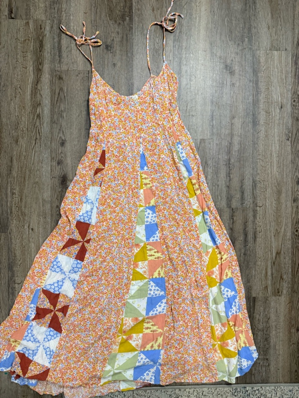 Billabong • Vintage Gal Patchwork FloralMaxi Dress - Picture 15 of 16
